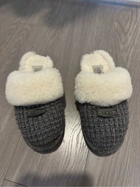 UGG Women’s Cozy Shearling Mule Slippers 6